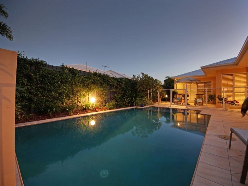 10 Volunteer St, Newport QLD 4020