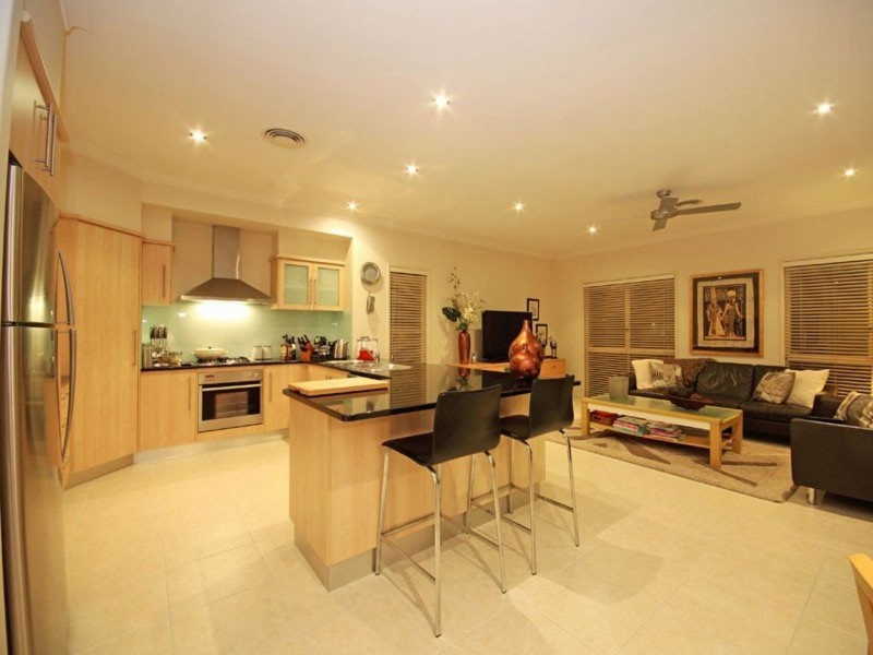 10 Volunteer St, Newport QLD 4020