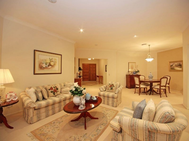 10 Volunteer St, Newport QLD 4020