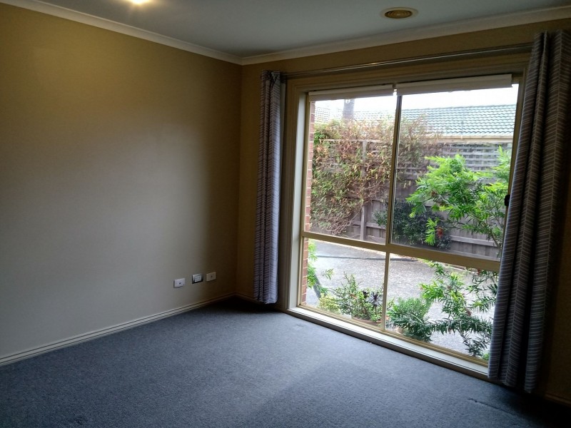2/39 Normanby St, Cranbourne VIC 3977