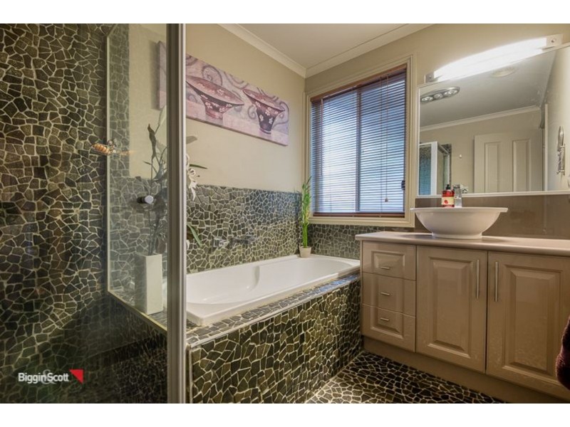 2/39 Normanby St, Cranbourne VIC 3977