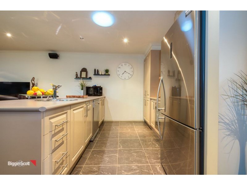 2/39 Normanby St, Cranbourne VIC 3977