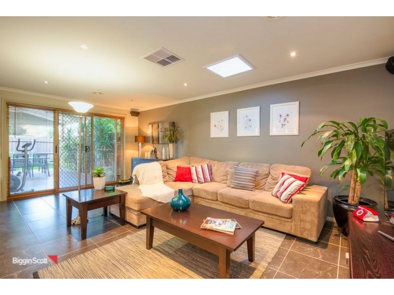 2/39 Normanby St, Cranbourne VIC 3977