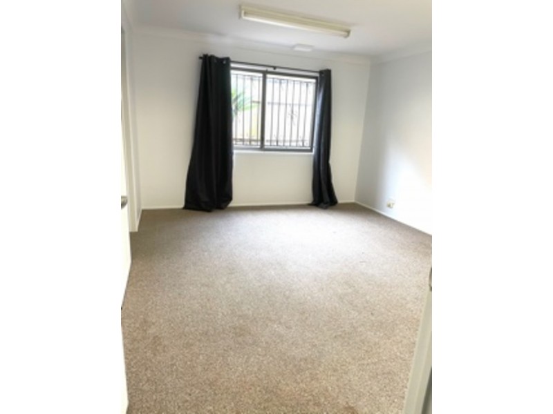 6A Redleaf St, Mansfield QLD 4122