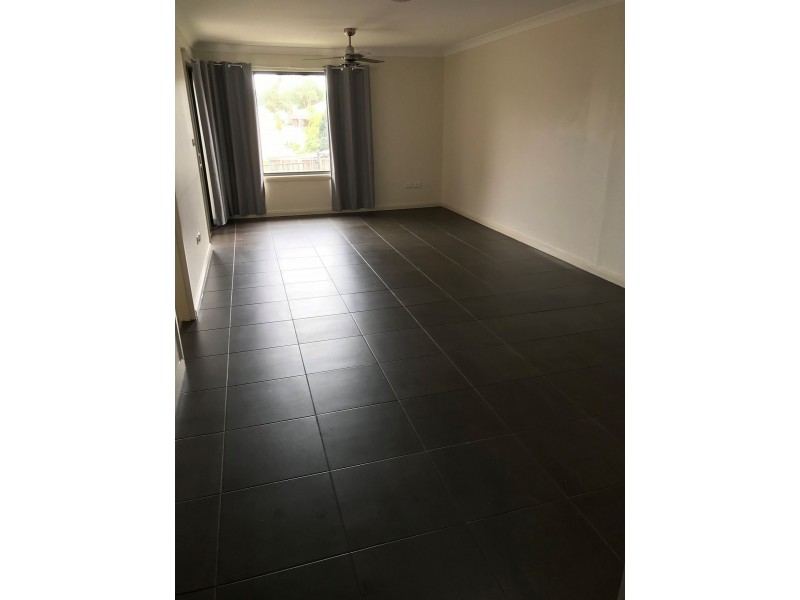 2/34 Oakwood St, Wadalba NSW 2259