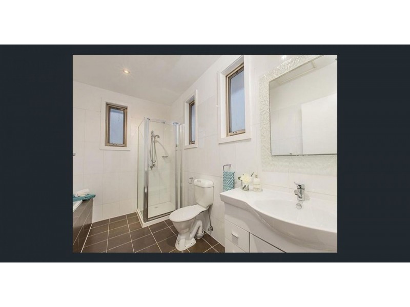 2/25 Clarendon Pde, West Footscray VIC 3012