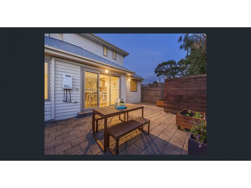 2/25 Clarendon Pde, West Footscray VIC 3012