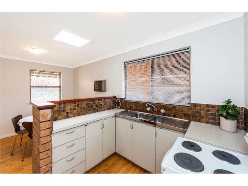 2/10 Hammad St, Palmyra WA 6157