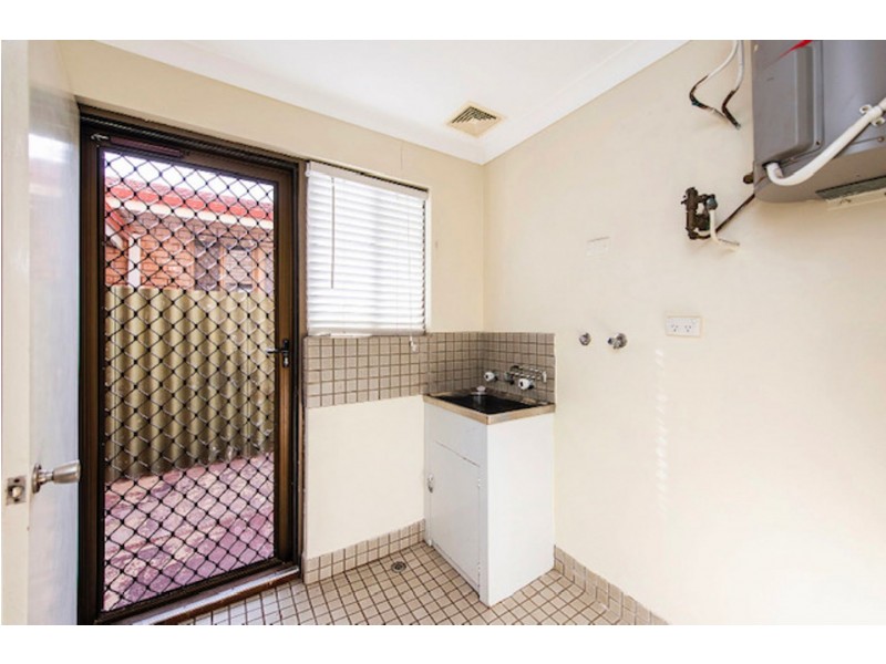 2/10 Hammad St, Palmyra WA 6157