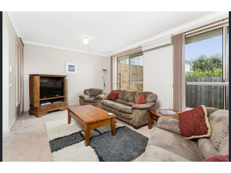 1/9 Short St, Glen Waverley VIC 3150