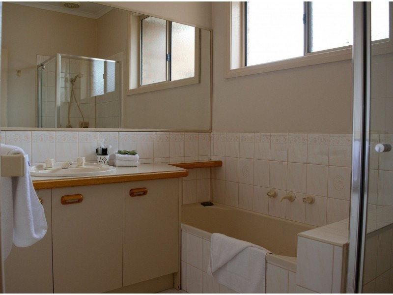 1/9 Short St, Glen Waverley VIC 3150