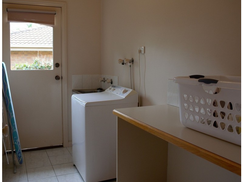 1/9 Short St, Glen Waverley VIC 3150