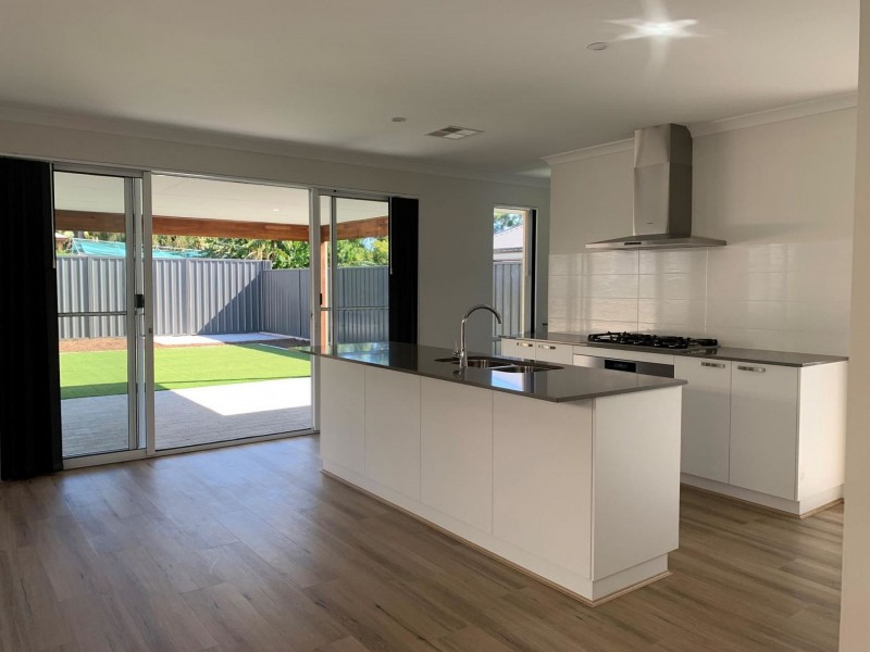 8 Moscato Way, Woodvale WA 6026