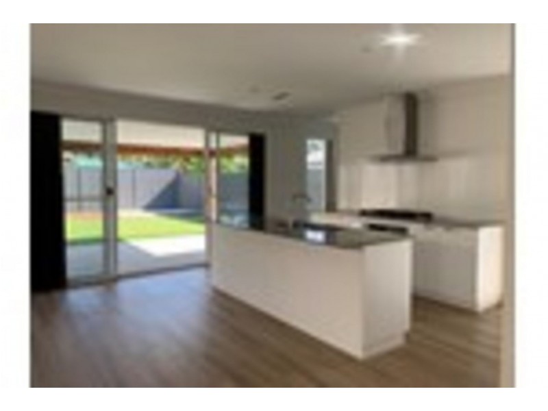 8 Moscato Way, Woodvale WA 6026