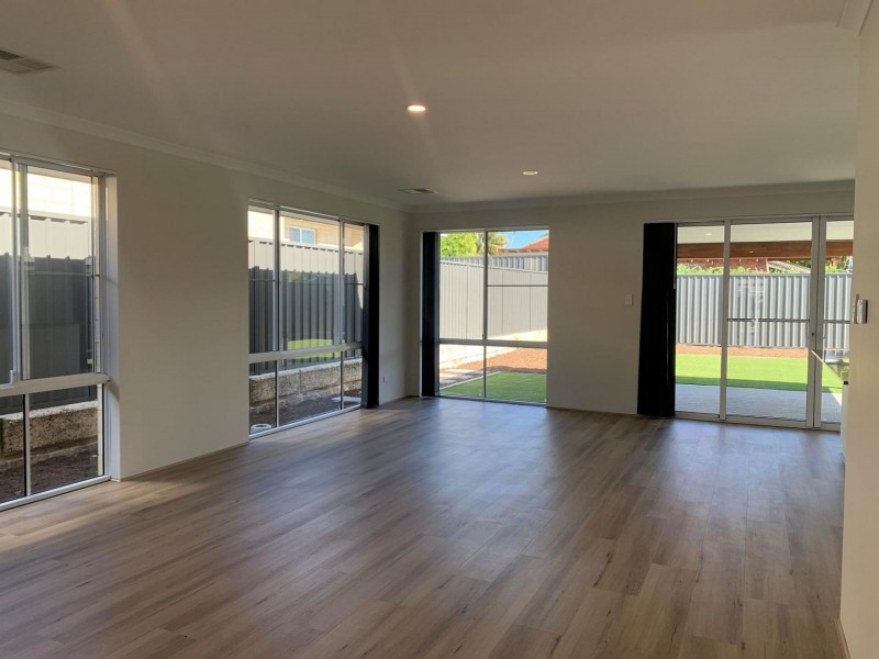 8 Moscato Way, Woodvale WA 6026