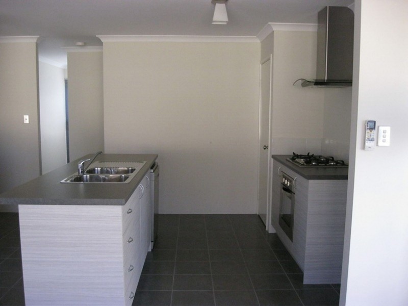 3 Flowerdale Ct, Millbridge WA 6232