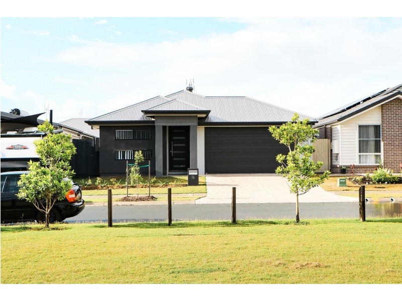16 Limosa Way, Palmview QLD 4553