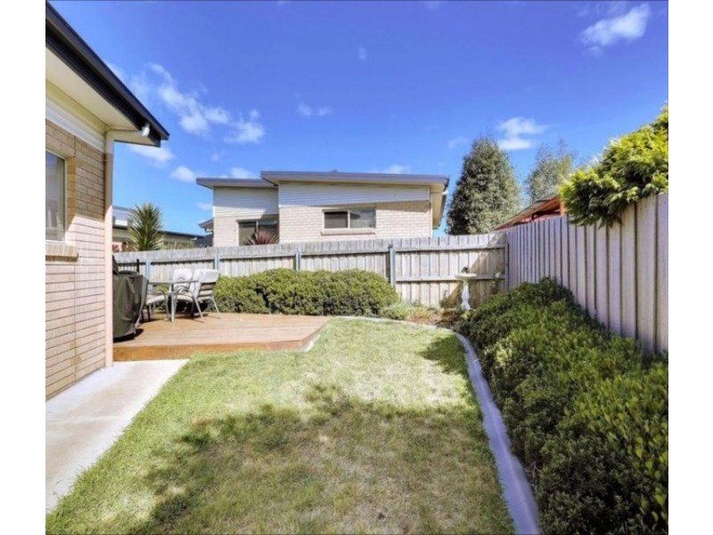 2/17 Lucas Pl, Brighton TAS 7030