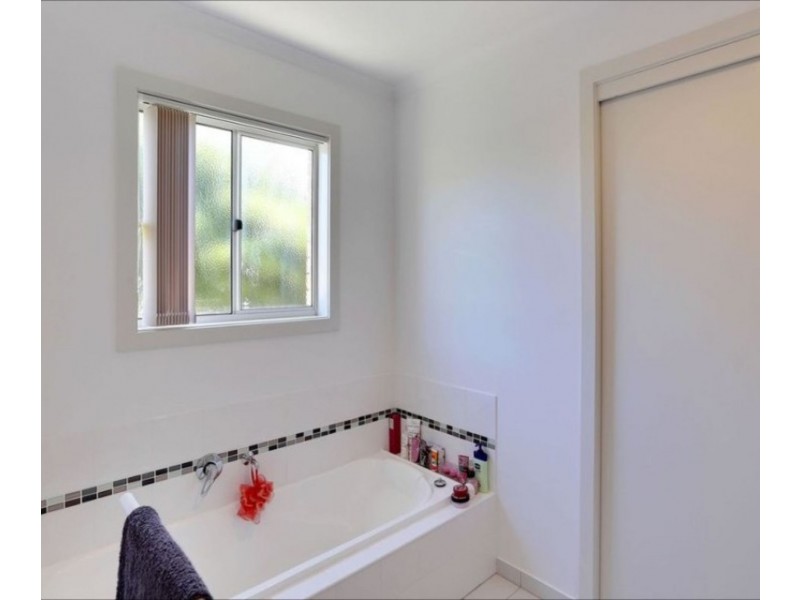 2/17 Lucas Pl, Brighton TAS 7030