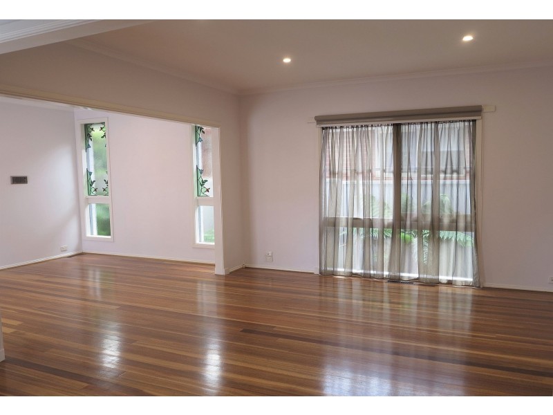 10 Sarah St, Black Rock VIC 3193