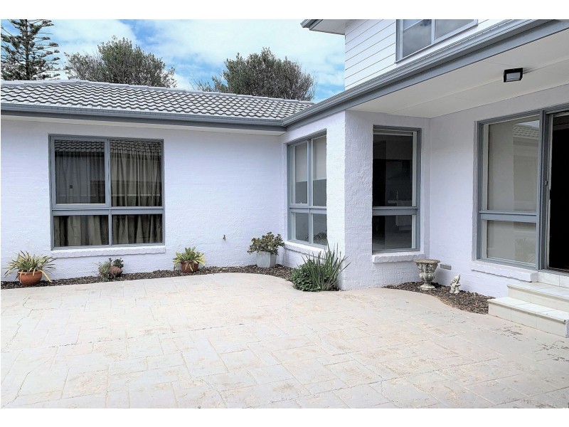 10 Sarah St, Black Rock VIC 3193