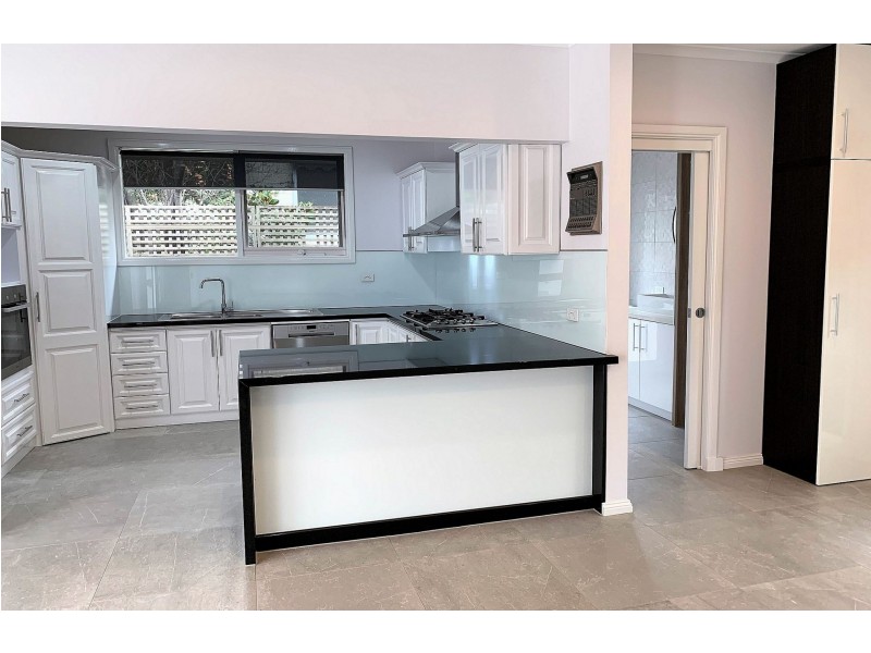 10 Sarah St, Black Rock VIC 3193