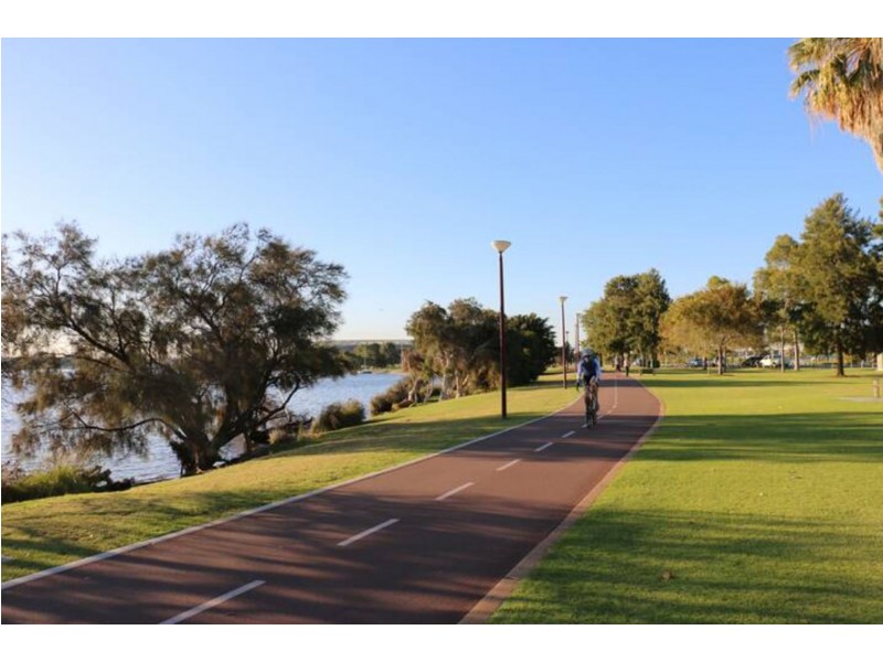 10/8-10 Salford St, Victoria Park WA 6100