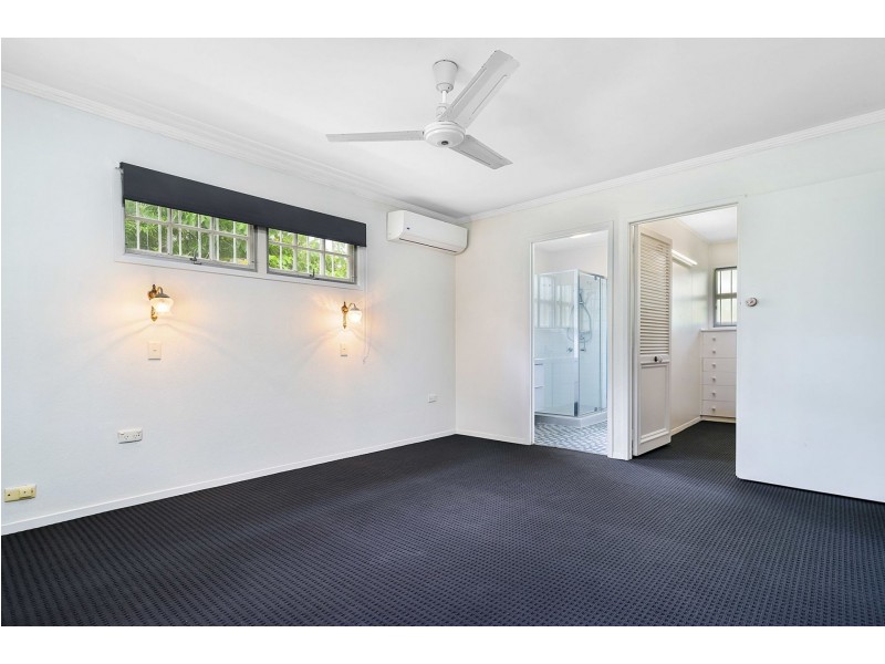 6 Salerno St, Isle Of Capri QLD 4217