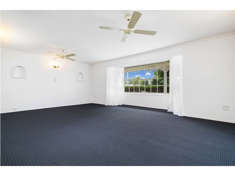 6 Salerno St, Isle Of Capri QLD 4217