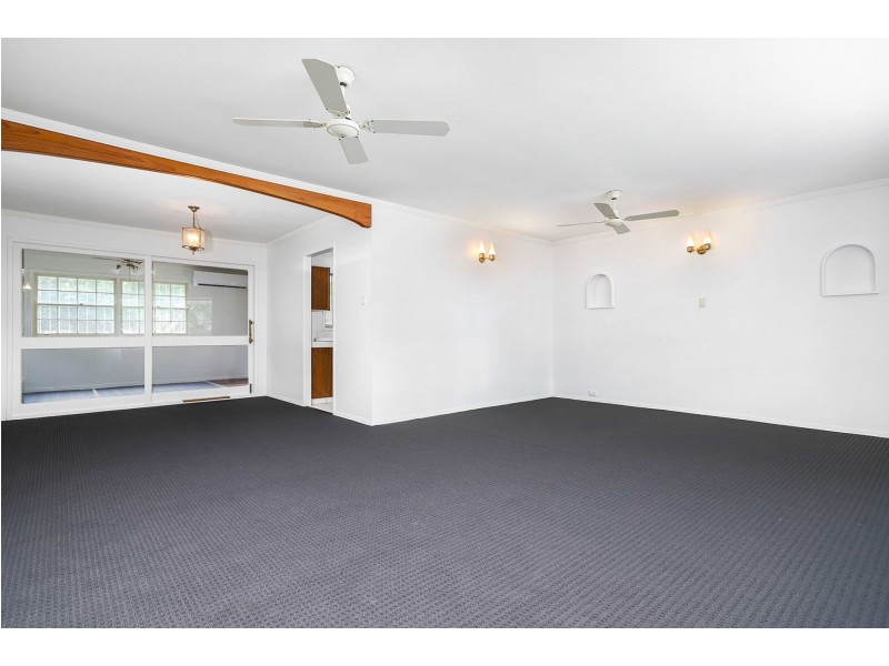 6 Salerno St, Isle Of Capri QLD 4217