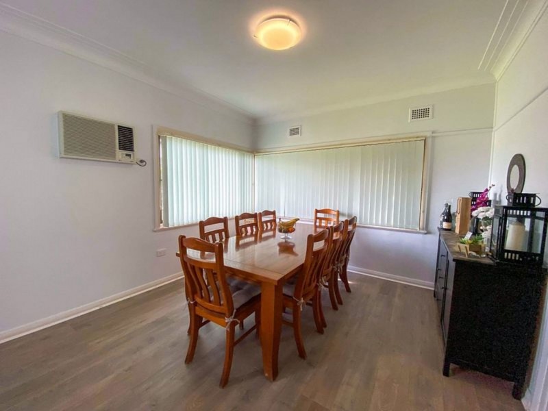 6 Maiden Ave, Taree NSW 2430