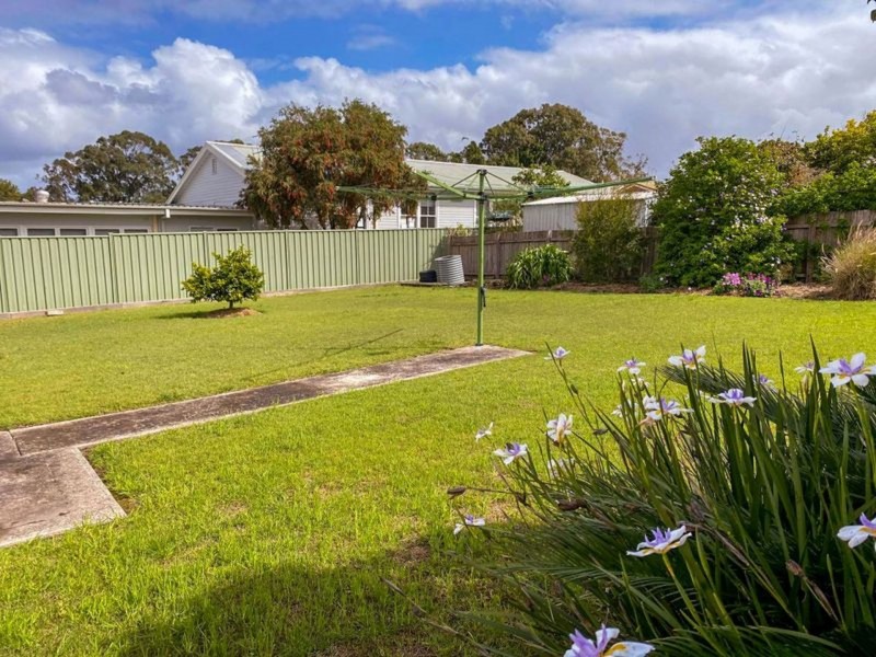 6 Maiden Ave, Taree NSW 2430