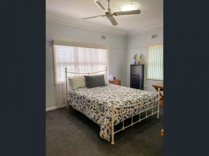 6 Maiden Ave, Taree NSW 2430