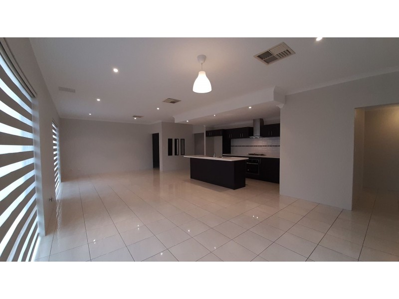 15 Raven Way, Harrisdale WA 6112