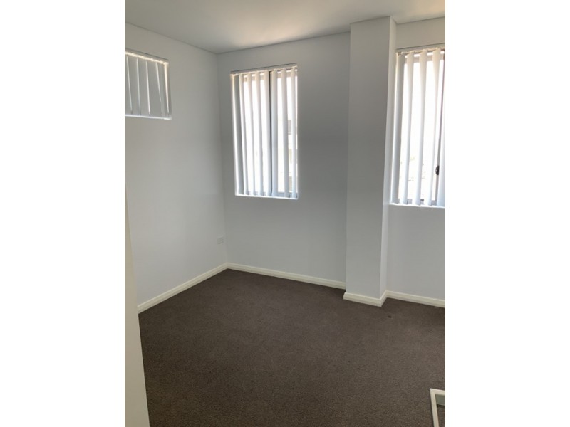 60-64 Essington St, Wentworthville NSW 2145