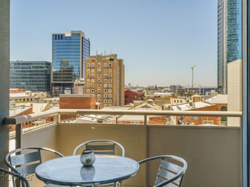 4J/811 Hay St, Perth WA 6000