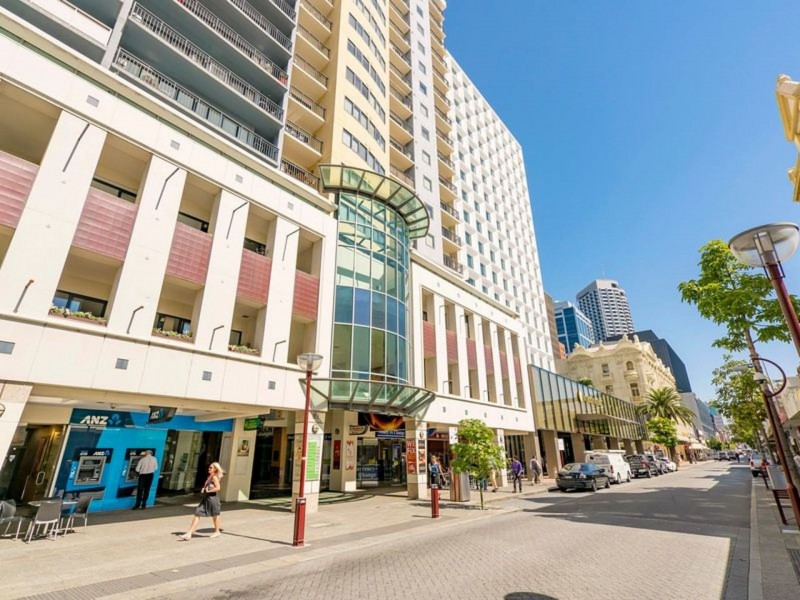 4J/811 Hay St, Perth WA 6000