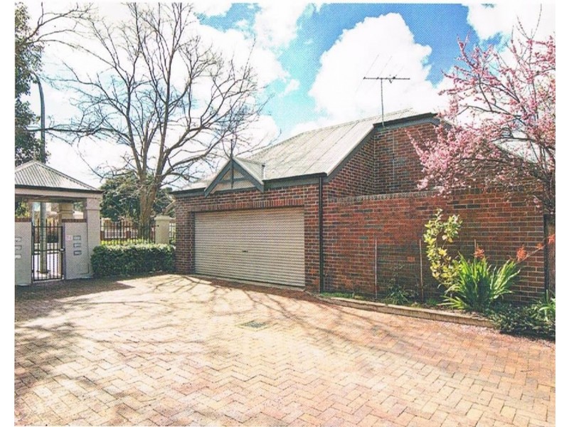 42 Kensington Rd, Rose Park SA 5067