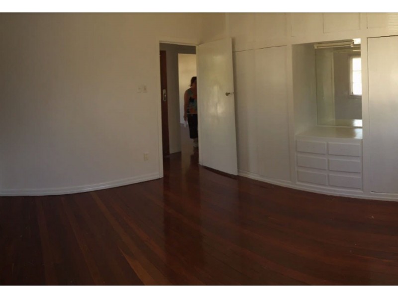 23 Oriel Rd, Yeronga QLD 4104