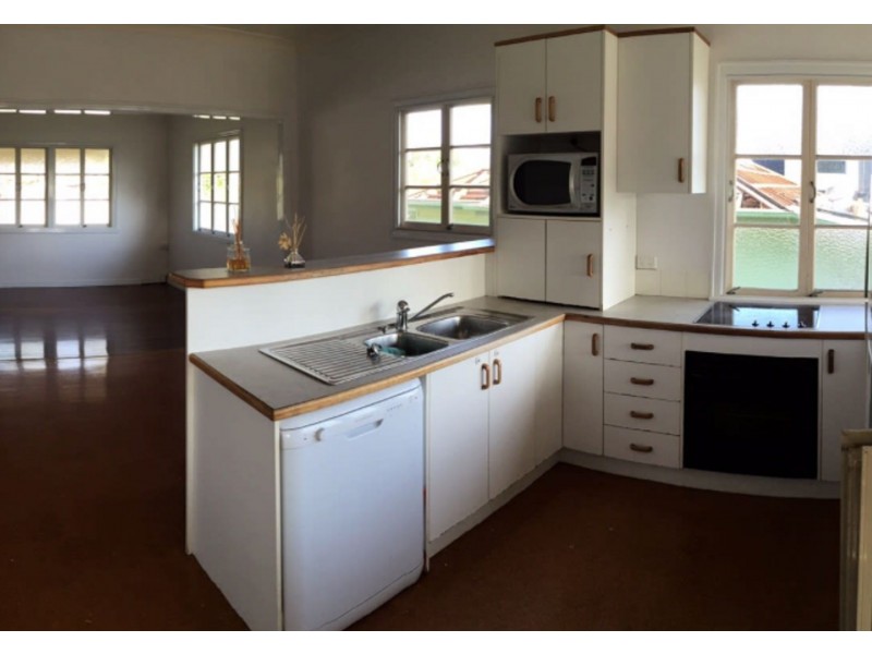 23 Oriel Rd, Yeronga QLD 4104