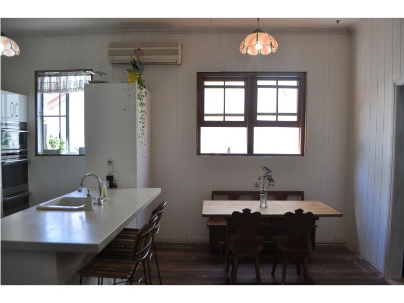 9 Perkins St, Sandgate QLD 4017