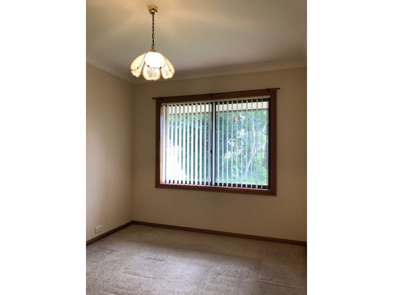 10 Bernard Pl, Edensor Park NSW 2176