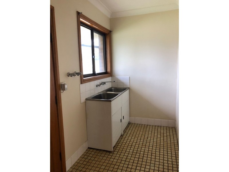 10 Bernard Pl, Edensor Park NSW 2176