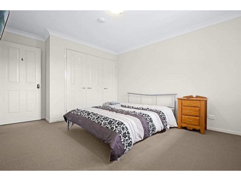 6 Stowe Ave, Campbelltown NSW 2560
