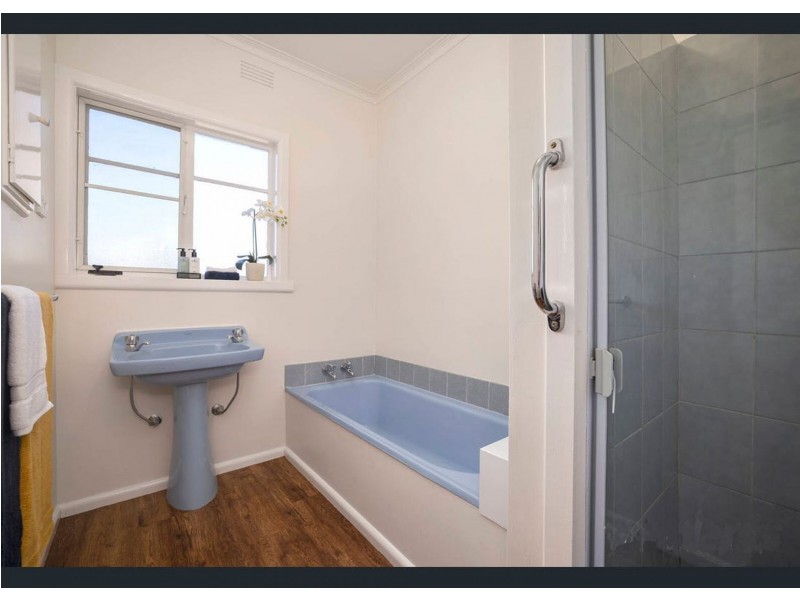 16 Rae St, Chadstone VIC 3148