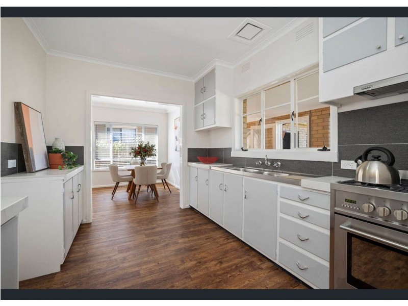 16 Rae St, Chadstone VIC 3148