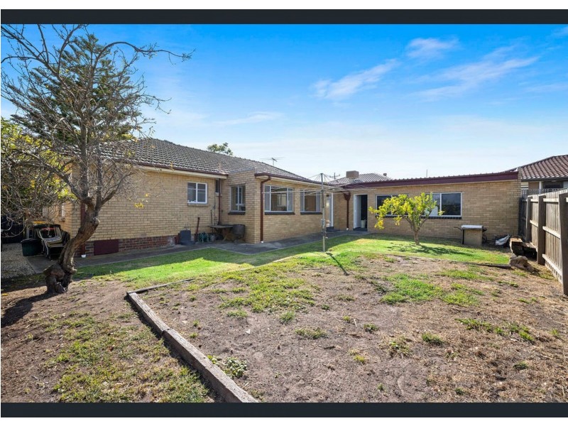 16 Rae St, Chadstone VIC 3148