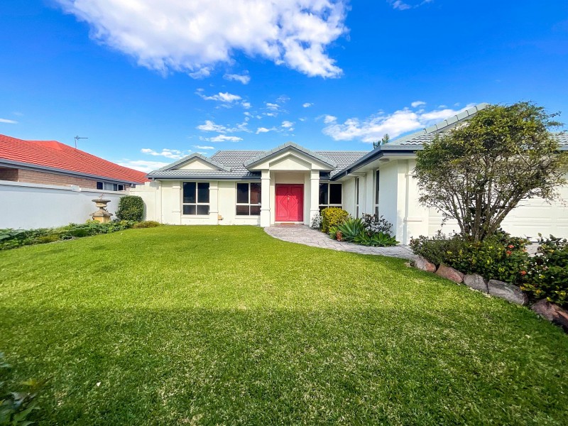 33 Glenwater Cres, Helensvale QLD 4212