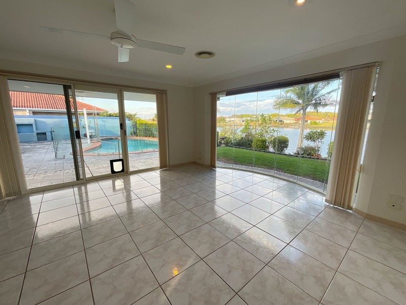 33 Glenwater Cres, Helensvale QLD 4212