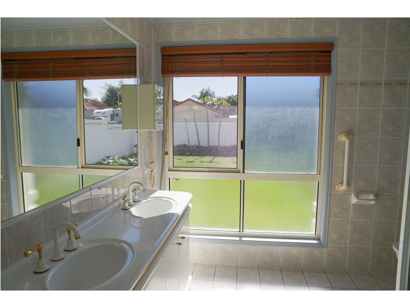33 Glenwater Cres, Helensvale QLD 4212
